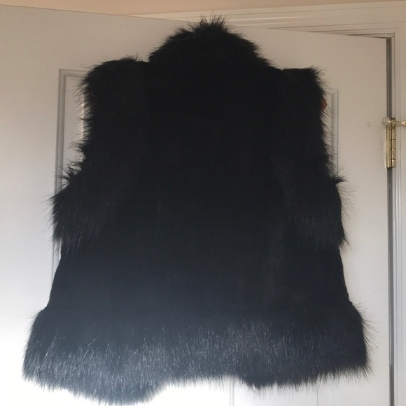 Faux fur Bebe vest - Picture 4 of 4